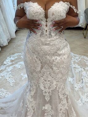 Kittychen Off-Shoulder Lace Wedding Dress in Ivory
